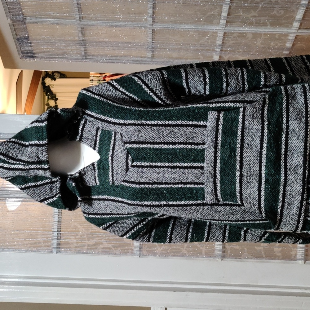 Heavy duty pull over hoodie green grey and black. Very warm over size